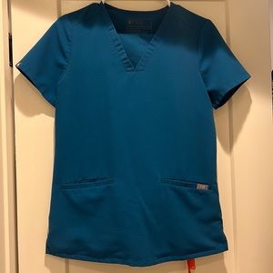 Figs set in Caribbean blue